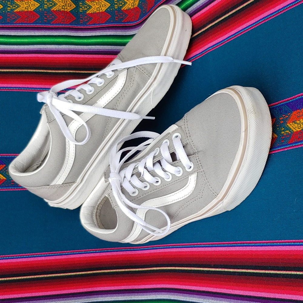 Vans Old Skool Light Gray and White Canvas Sneakers Unisex Men's 8 Women's 9.5